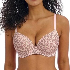 Adjustable Straps Light padding Soft Confort Underwire NWT Women’s